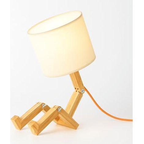 LED Lampe de Table Nordique Bois Creative Robot Articulé Poupée avec Abat-Jour en Tissu Blanc avec Étagère à Livres pour Chambre d'Étude de Chevet Jeunes Enfants (1/5)