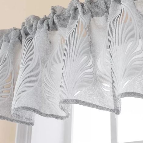 Rideaux de cuisine transparents en tulle, composés de trois pièces, avec œillets argentés et motif à rayures. (1/5)