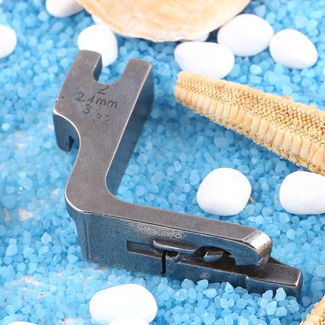 Universeller industrieller Einzelnadel-Rollsaum-Nähfuß für Dickbett-Nähmaschinen (2,4 mm) (1/2)