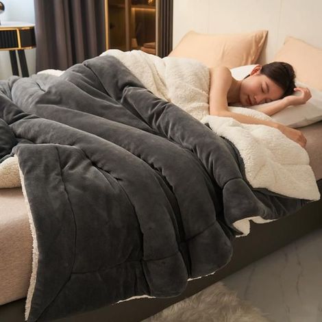 Couverture Chaude Double Couche en Flanelle & Sherpa,150x200cm Plaid Hiver Épais Ultra Doux, Couverture Polaire Uni,Gris foncé (1/5)