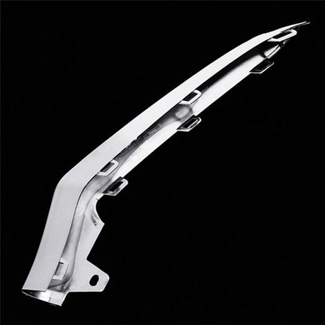 1 set of colours: Silver plated Materials: Plastic front lip, lower bumper trim, front splitter, three-section anti-collision system. (1/5)