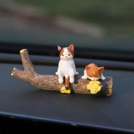 3 simpatici accessori per auto a forma di gatto: divertenti statuette di gatti in resina per il cruscotto e lo specchietto retrovisore. Simpatiche statuette di gatti decorative. (1/4)