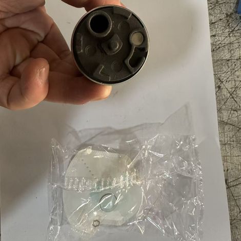 Pompe à carburant électrique 23221-31020 applicable aux Lexus GS350, GS450h, IS250 et IS350 (1/4)