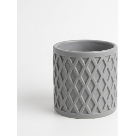 Pot de fleurs gris avec cache-plante géométrique (1/3)