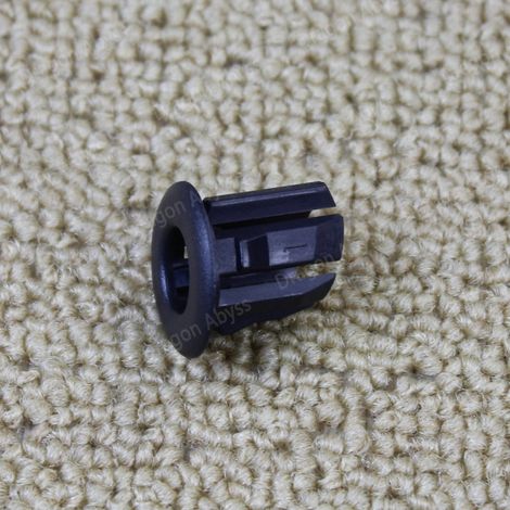 Suitable for BMW 5 Series E60/E61 door handle bottom cover inner handle locking sleeve 51417066032 (1/2)