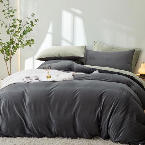 Parure de lit Moelleuse de 135 x 200 cm en Flanelle Polaire d'hiver réversible avec Housse de Couette et 1 taie d'oreiller de 80 x 80 cm - Vert et Gris (1/5)