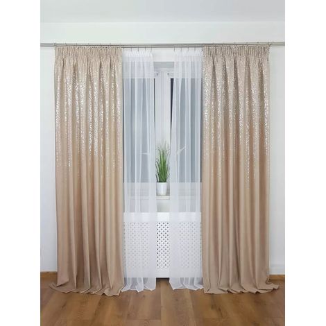 Tenda di velluto beige decorata con motivo a pioggia argentata