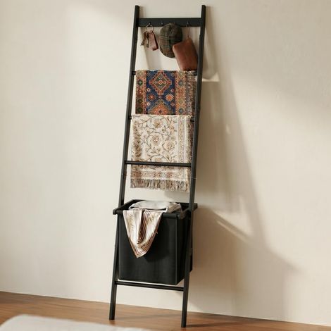 Échelle en bambou avec panier, support de couette à 5 niveaux avec 4 crochets et panier de rangement pour salon, salle de bain, étagère murale décorative pour affichage de couvertures (1/5)