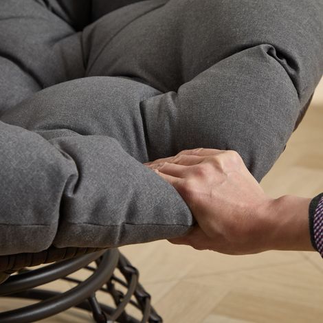 Fauteuil Papasan en Rotin Ergonomique, Pivotant 360° Intérieur Extérieur, Coussin Épais Moelleux Inclus, Cadre Marron Assise Grise, Salon Chambre Coin Lecture (1/5)