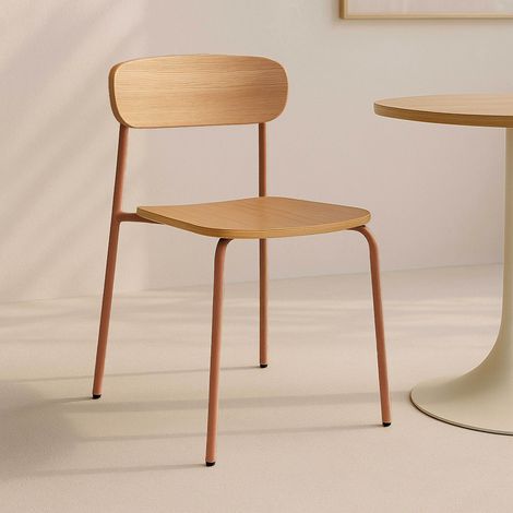 Lot de 2 chaises en bois orange (1/5)