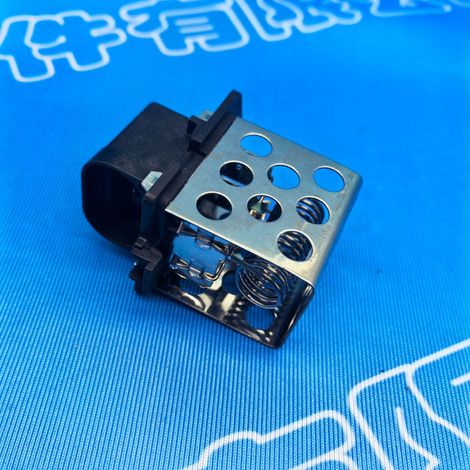 21493-JE20A is a resistor for the electric fan and motor of the Nissan Qashqai and Venucia T70 vehicles manufactured in August 2019. (1/4)