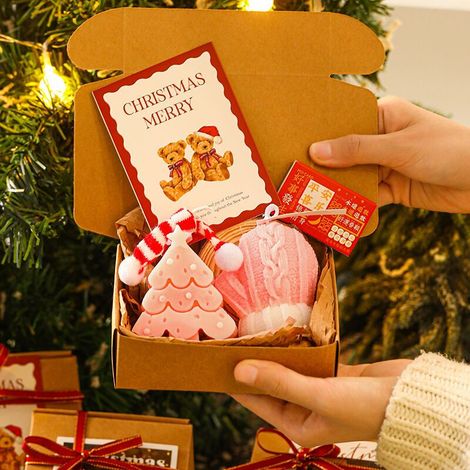 Bougies coniques de Noël, bougies chauffe-plat en forme de bonhomme en pain d'épices avec boîte cadeau, bougies en cire faites à la main pour décoration de fête de Noël, décorations de table pour la m (1/4)