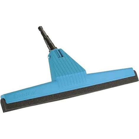 Gardena Spatola combisystem: Resistente spatola per la rimozione dell'acqua, larghezza 43 cm, adatta a tutti i manici combisystem (3642-20) (1/3)