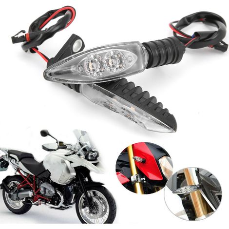 Una coppia di indicatori di direzione anteriori a LED da 12V con lenti trasparenti, adatti per S1000RR, R1200GS e F800GS.