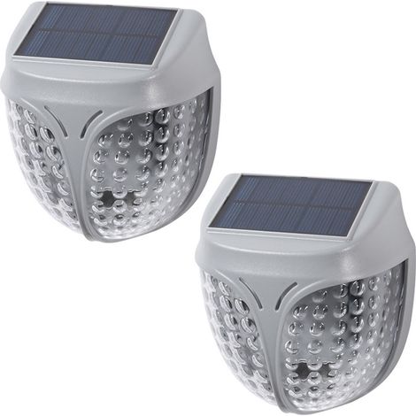 Set mit 2 wasserdichten magnetischen Solarleuchten für Gartenbeete, ideal zum Bepflanzen.
