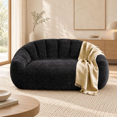 Fauteuil lounge oversize 1 place en flanelle noire, design patte d’ours, assise profonde en mousse haute densité, base antidérapante, 140 x 98 x 61 cm (1/5)