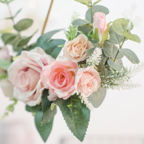 Couronne de fleurs artificielles en forme de cercle, avec cadre géométrique en métal, à fixer au mur. Décoration murale pour la maison. (1/5)