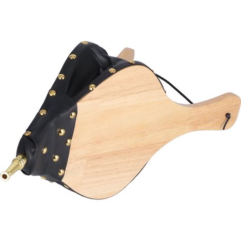 Holz für den Kamin, Heizgerät für die Küche (1/5)