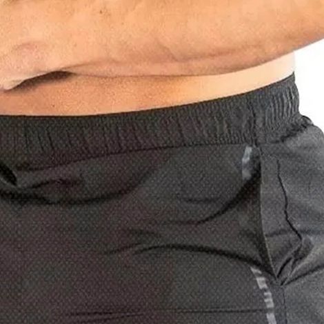 Short de sport pour homme, avec poches, tissu en maille respirante et à séchage rapide, poignets à cordon, noir, short de course et de fitness pour homme, noir avec étiquette blanche, taille L. (1/5)