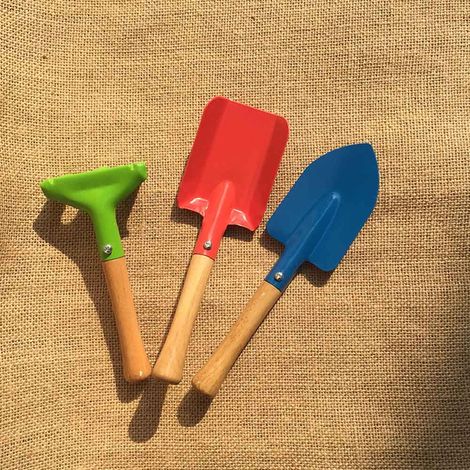 3-teiliges Gartenschaufel-Set mit farbenfrohen Hartholzgriffen, ideal für Sandkasten, Strand und Garten.
