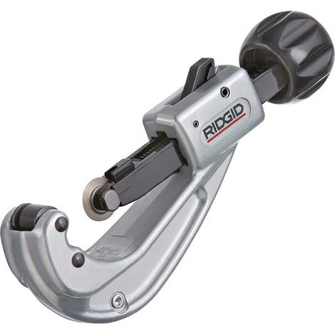 Ridgid – Quick-acting tube cutter 6-66mm capacity – For plastic and metal tubing – I-beam construction – Smooth operation with fold-away reamer (1/3)