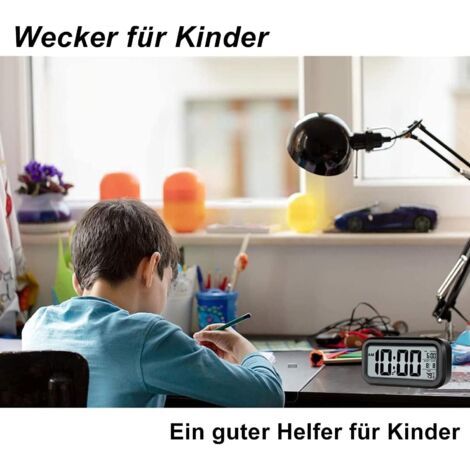 Sveglia digitale per camera da letto, a batteria, display 12/24 ore, funzione snooze per chi ha il sonno pesante e i bambini piccoli. (1/4)