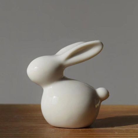 Lapin en céramique blanche simple pour la décoration du salon, de la chambre ou du bureau (1/4)