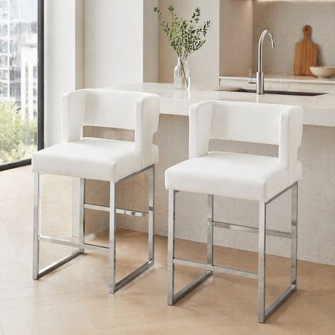 Set di 2 sgabelli da bar nordici, seduta quadrata in PU e gambe metalliche argentate (1/5)