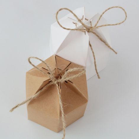 50 sechseckige Bonbonnieren, exquisite Geschenkverpackung für Hochzeit, Geburtstag, Babyparty, weißes Papier (1/5)