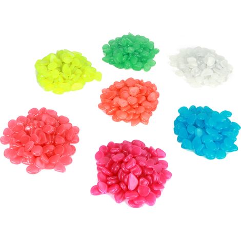 700 galets lumineux fluorescents et colorés qui brillent dans le noir pour décorer les allées de jardin. (1/5)