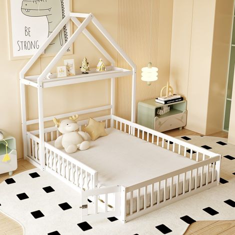 Kinderbett im Hüttenstil – 140 x 200 – Sicherheitsbarriere, Tür, Dach, Regal, Aufbewahrungsstange – modernes Design – massives Kiefernholz – weiß (1/5)