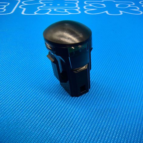 27721-9DJ0A is a sun sensor for Nissan Infiniti Y62, QX60, and QX80 Pathfinder vehicles. (1/4)