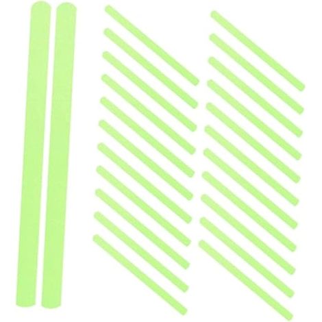 Ruban Adhésif Antidérapant PEVA Lumineux 24 Bandes 2 CM X 20 CM pour Escaliers Intérieur et Extérieur Bande Réfléchissante de Sécurité Étanche pour Sols Douches et Échelles (1/5)