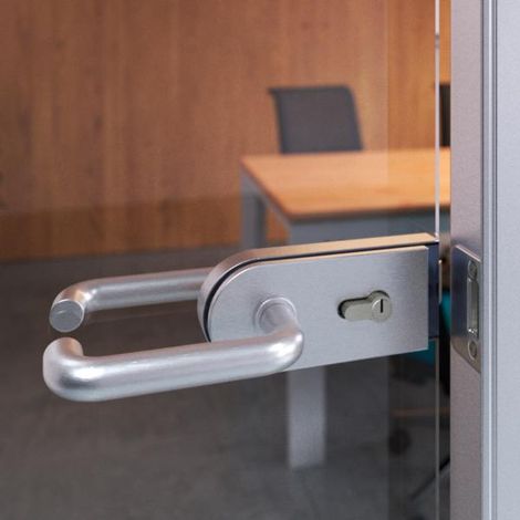 Emuca – Poignée de porte coulissante en aluminium anodisé mat – Pour verre intérieur 8-12mm – Design moderne avec ressort de rappel (1/5)