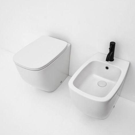 Sanitari A Terra Filo Muro In Ceramica Bianco Opaco Mozart