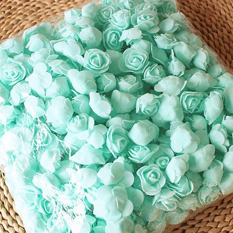 Bouquet fleuri de 500 têtes de roses artificielles en mousse PE pour la décoration de poupées et d'ours en peluche.vert menthe (1/5)
