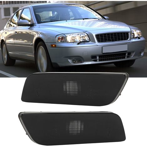 Ein Paar Seitenmarkierungsleuchten für die vordere Stoßstange zu verkaufen, ohne Leuchtmittel, passend für Volvo S80 2002-2006 (30744360 30744361) in Schwarz. (1/5)