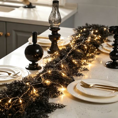 Guirlande Halloween LED 270 cm en Cèdre Noir Artificiel, Guirlande Lumineuse pour Cheminée, Table, Porte d'Entrée, Décoration Intérieure (1/5)