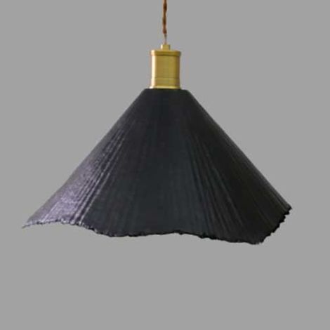 Suspension ou lustre conique en papier gaufré noir Sam (1/2)