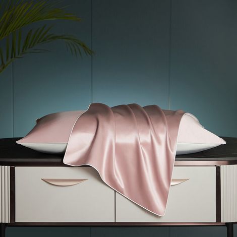 Kissenbezug aus 100 % Maulbeerseide, sanft zu Haut und Haar, mit verdecktem Reißverschluss. Rückseite aus Baumwolle. Standardgröße 19 Momme. Rosa, Standardgröße (50 x 75 cm).