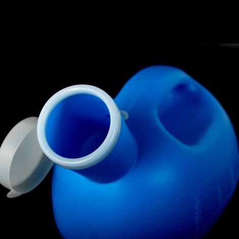 Urinoir adulte avec couvercle Urinoir de nuit de grande capacité pour hommes, épais, anti-odeur Urinoir pour personnes âgées-2L, bleu, 1pc (1/4)