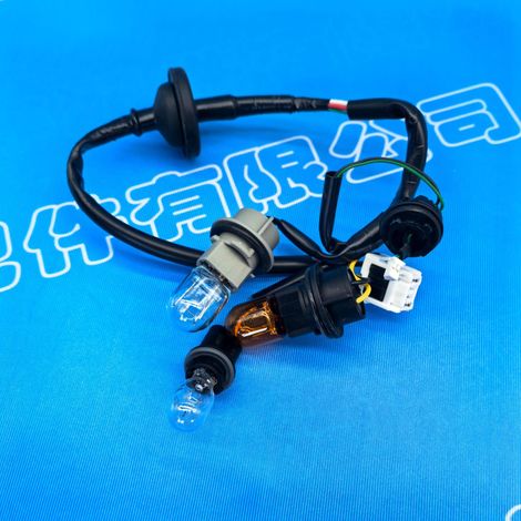 26551-5US0A is applicable to the Nissan Sylphy New Classic rear taillight wiring harness external taillight bulb base connection wire. (1/4)