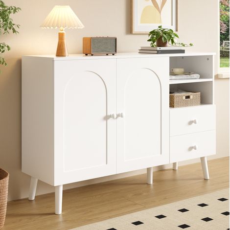 Vitrine 118x35x82 cm avec 2 portes cintrées, 2 tiroirs et niches ouvertes, MDF, pieds et poignées bois - blanc (1/5)