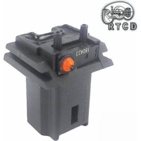 Le commutateur de hayon 6554V5 est compatible avec les Peugeot Citroën 307, 307SW, 407SW, C2, C4 et Sega. (1/5)