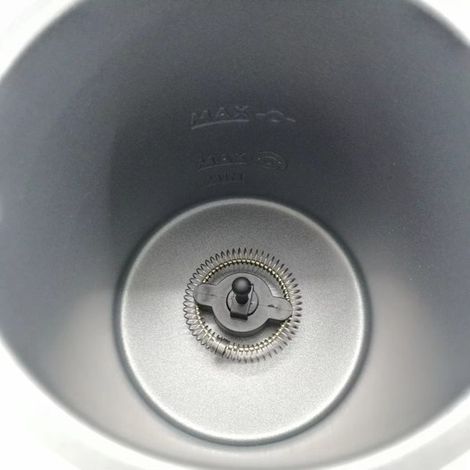 1 Stück. Farbe: siehe Foto. Material: Edelstahl und Kunststoff. Europäischer Standard, 220 V Wechselstrom. Kleiner Milchaufschäumer für den Hausgebrauch.