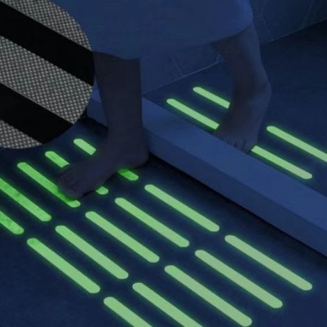 24 rouleaux de ruban antidérapant lumineux pour escaliers (1/2)
