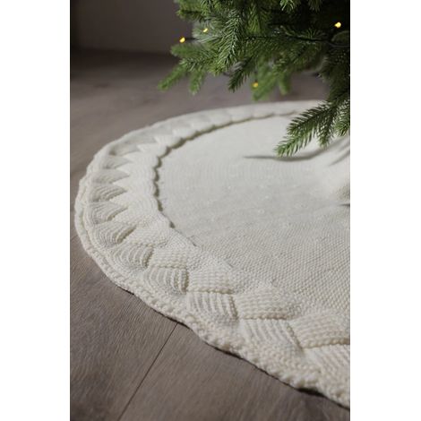 Grand tapis tissé à bordure en forme de sapin de Noël (122 cm) et épais tapis recouvert de neige artificielle. (1/5)