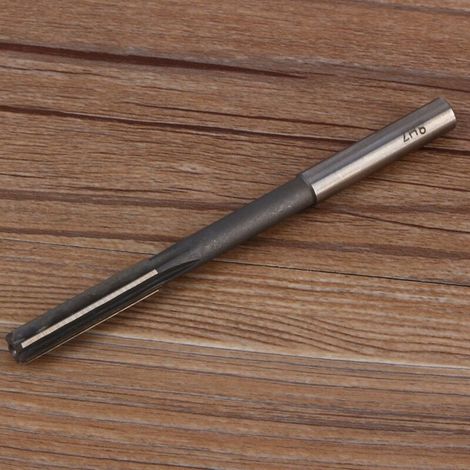 Alésoir HSS 8mm à queue droite pour perçage et fraisage de précision (1/3)