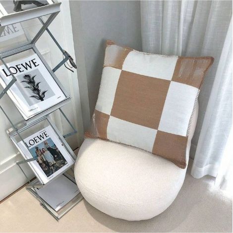 Pillow, European - American Pillow Tail, Ins Style for Home and Hotel, Wool Knitted Sofa Pillow, Car Pillow (1/4)