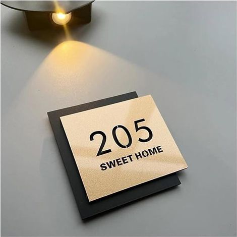 Plaques nominatives personnalisées en acrylique, Fond noir avec lettres dorées ajourées (avec éclairage) (1/3)